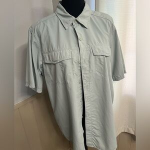Columbia Omni-shade button up shirt